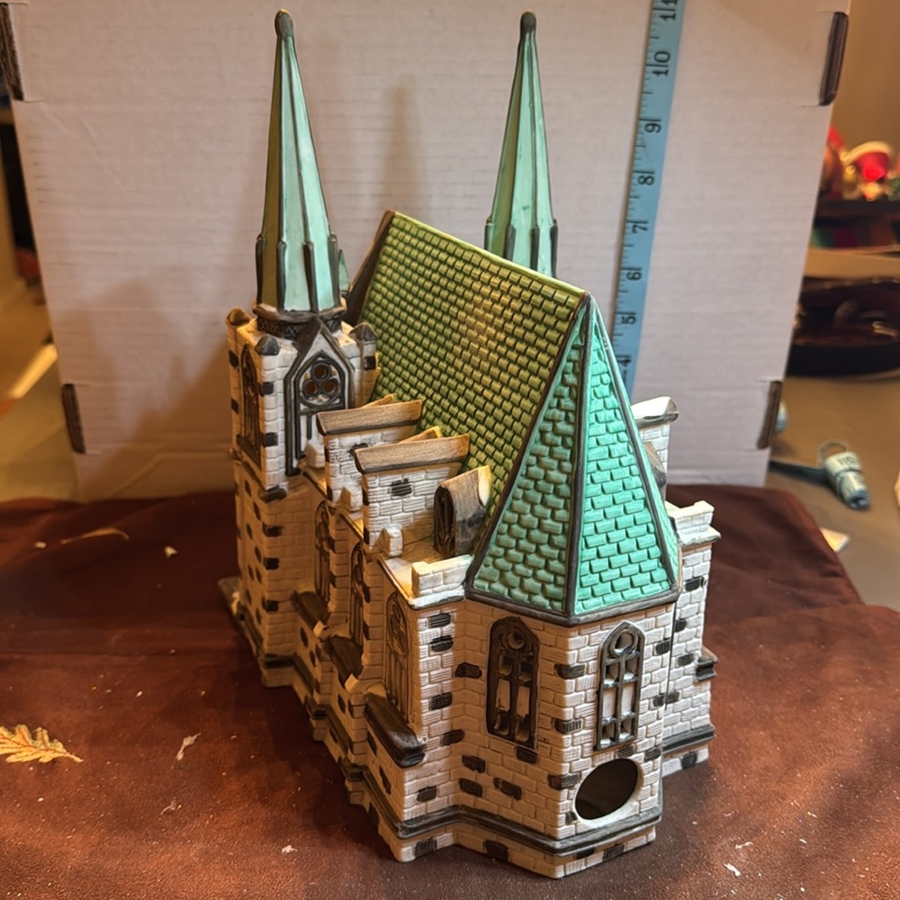 🐈‍⬛ Heritage Village Christmas in the City Series “Cathedral “(R) - Picture 7 of 12